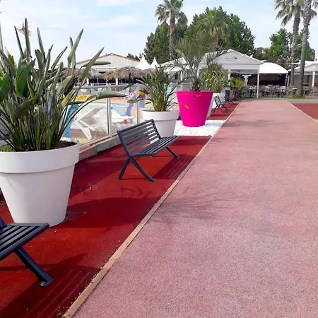 Кемпинг Charmant Mobilhome - 2 Chambres - Camping 4 Etoiles 4*
