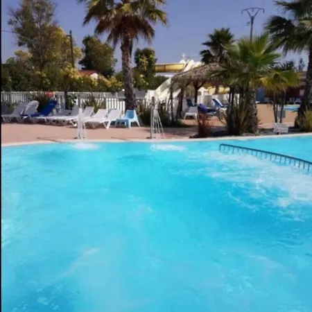 Charmant Mobilhome - 2 Chambres - Camping 4 Etoiles 4* Фрежюс